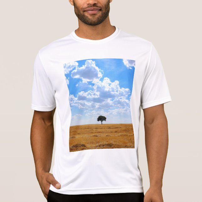 T-shirt Arbre dans un champ de blé récolté (Devant)