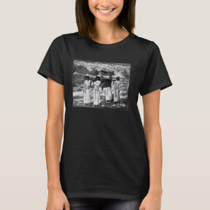 T-shirt Arche passe au-dessus d'une rivière par James Tiss