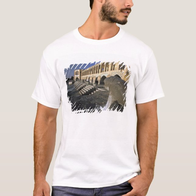 T-shirt Asie, Iran, Ispahan. Pont Pol-e Khaju. (Devant)