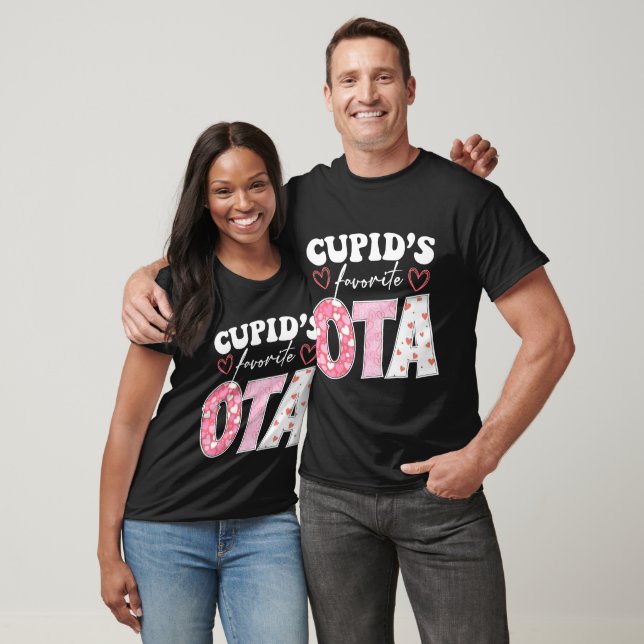 T-shirt Assistant d'ergothérapie OT préféré de Cupid (Unisexe)