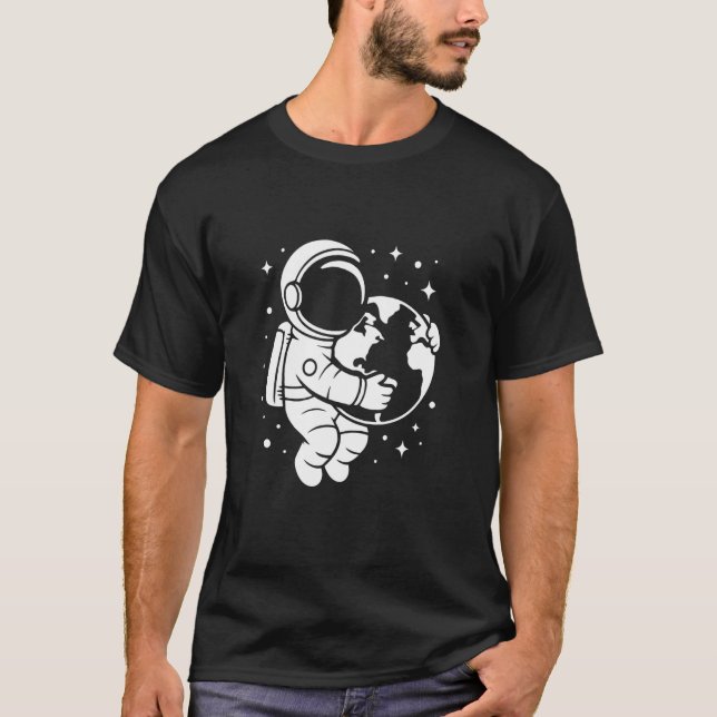 T-shirt Astronaut Holding Earth Space Graphic Art Design (Devant)