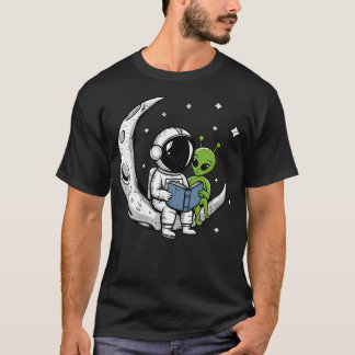 T-shirt Astronaut Reading Book To Alien Moon Space Astrono