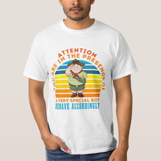 T-SHIRT ATTENTION VOUS ÊTES EN PRÉSENCE D'UN GARÇON TRÈS S (Devant)