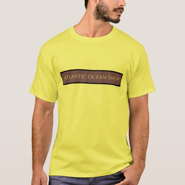T-shirt attrayant et plus de vêtements (Devant)