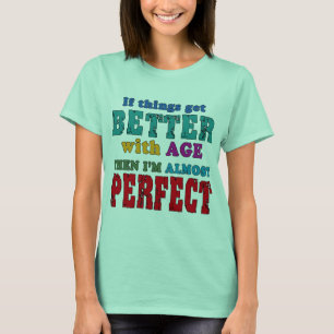 T-shirt Au-dessus de l'humour d'anniversaire de colline