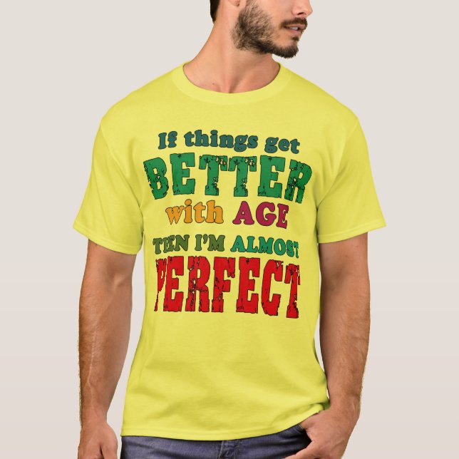 T-shirt Au-dessus de l'humour d'anniversaire de colline (Devant)
