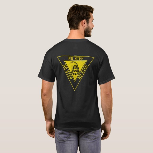T-SHIRT AUCUN STYLE MILITAIRE D'AVIATION DE SERPENT DE (Dos entier)