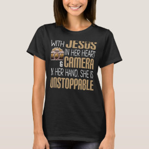 T-shirt Avec Jésus Dans Son Coeur & Caméra À La Main Elle
