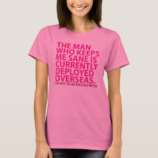 T-shirt Avertissement !  L'homme qui me maintient