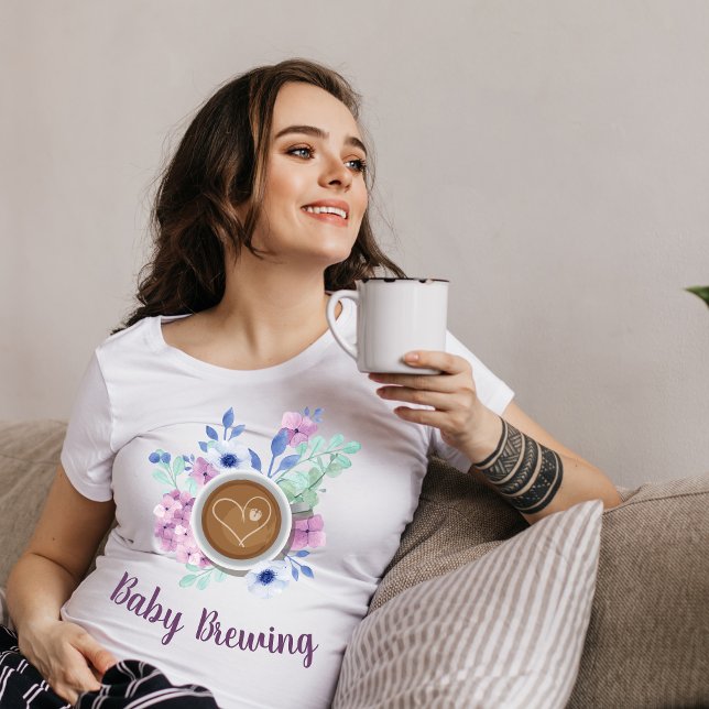 T-shirt Baby est en train de brasser Baby shower maman pou (Créateur téléchargé)