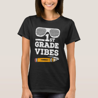 T-shirt Back To School 1st Grade Vibes  First Day Teacher 