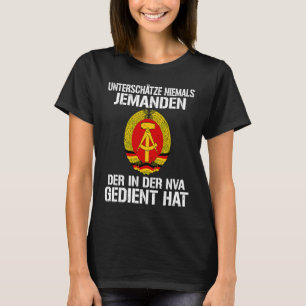 T-shirt Backprint Ne sous-estimez jamais un vieil homme de