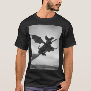 T-shirt Balai de sorcière Schnauzer gothique ailes de chau