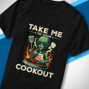 T-shirt Barbecue drôle d'alien rétro sur un OVNI grillant 