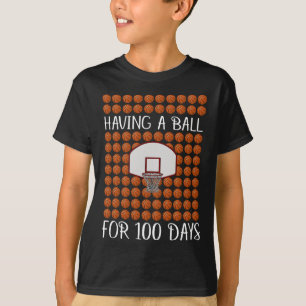 T-shirt basket-ball avec une balle pendant 100 jours d'éc