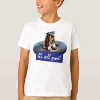 Basset Hound dans les lunettes de soleil