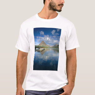 T-shirt Bateau de tourisme amarré au lac Two Medicine dans