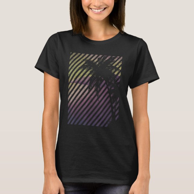 T-shirt Beach With Sunset Stripes And Palm Trees (Devant)