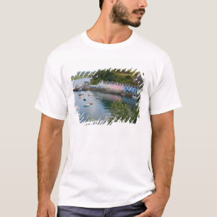 T-shirt Beau port et voiliers avec réflexions en 2