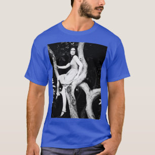 T-shirt Belle femme dans un arbre fine art noir et blanc