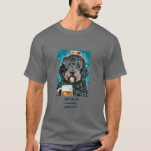 Bernedoodle tenant une tasse à bière