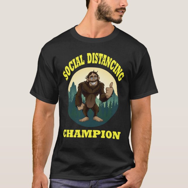 T-shirt Big Foot Distancing Social Drôle (Devant)