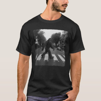 T-shirt Bigfoot Crossing Road Dons Drôle Pour Hommes Femme