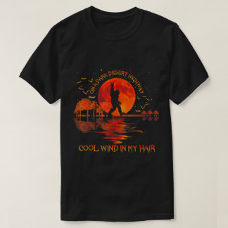 T-shirt Bigfoot Desert Highway Retro Moon Silhouette Art