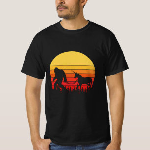 T-shirt Bigfoot et Unicorne dans une conception rétro