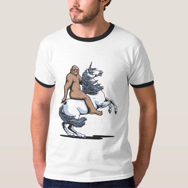 T-shirt Bigfoot montant une licorne (Devant)