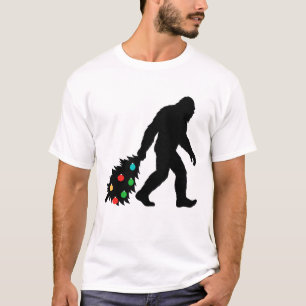 T-shirt Bigfoot traînant un arbre de Noël