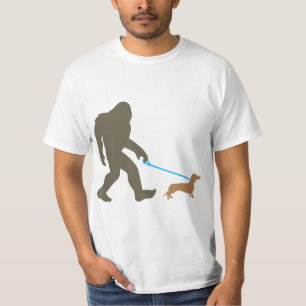 T-shirt Bigfoot Walking Dachshund Sasquatch Doxie Chig Cad
