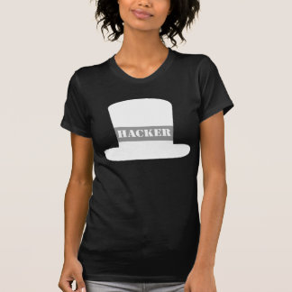 T-shirt blanc de pirate informatique de casquette