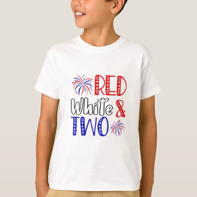 T-shirt Blanc rouge et deux 4 juillet d'anniversaire (Devant)