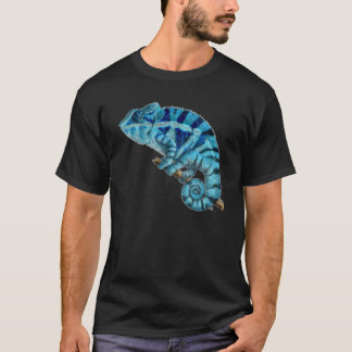 T-shirt bleu de chemise de caméléon