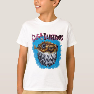 T-shirt Bleu mignon et dangereux de poissons de décolleur