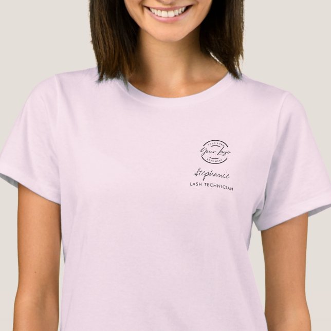 T-shirt Blush Pink Script Logo Lashes Staff (Créateur téléchargé)