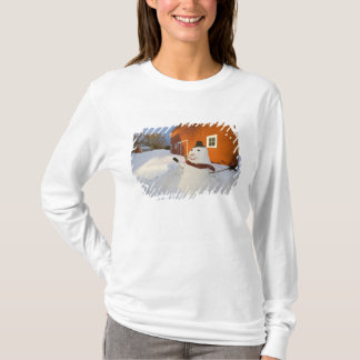 T-shirt Bonhomme de neige devant une grange rouge à Columb