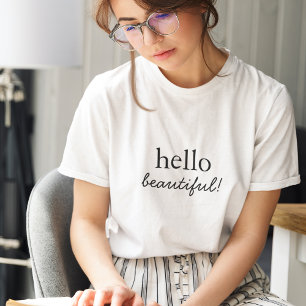 T-shirt Bonjour belle   Script moderne minimaliste élégant