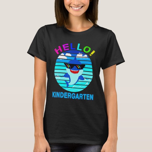 T-shirt Bonjour jardin d'enfants bébé requin (Devant)