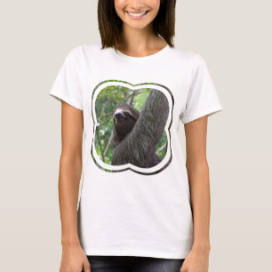 T-shirt botté avec la pointe du pied de deux dame