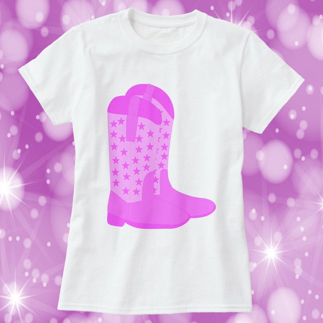 T-shirt Bottes Cowboy avec étoiles rose (A tshirt with a pair of pink cowboy boots with stars.)