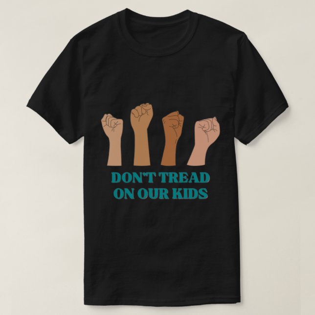 T-shirt Brittany Aldean ne marche pas sur nos enfants (Design devant)