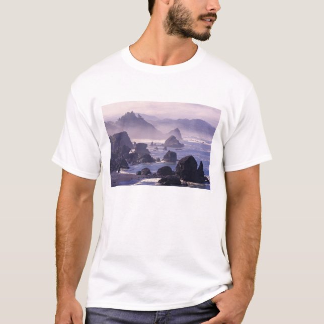 T-shirt Brouillard matinal le long de la côte de l'Oregon  (Devant)