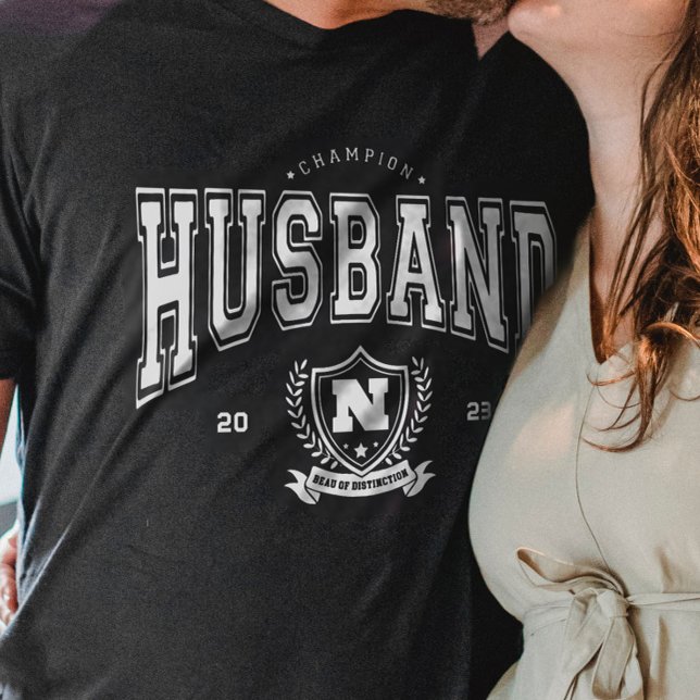 T-shirt Cadeau personnalisé mari championne drôle homme (Personalized Champion Husband Funny Men's Gift T-Shirt)