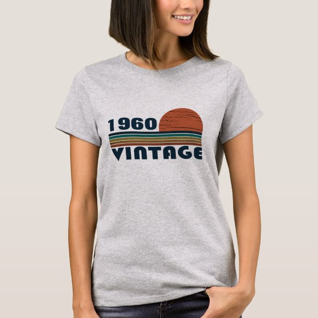 T-shirt Cadeaux d'anniversaire vintages personnalisés (Devant)