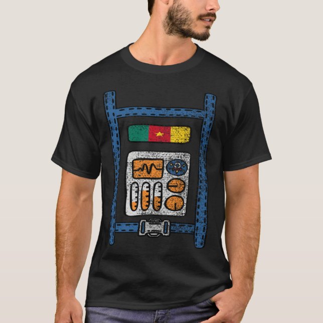 T-shirt Cameroon Flag Space Astronaut Costume Cameroonian  (Devant)