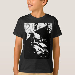 T-shirt Camion noir et blanc dans une scène de ville