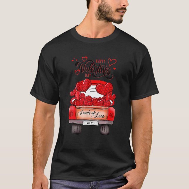 T-shirt Camion Rouge Heureuse Sainte-Valentin Avec Coeurs (Devant)