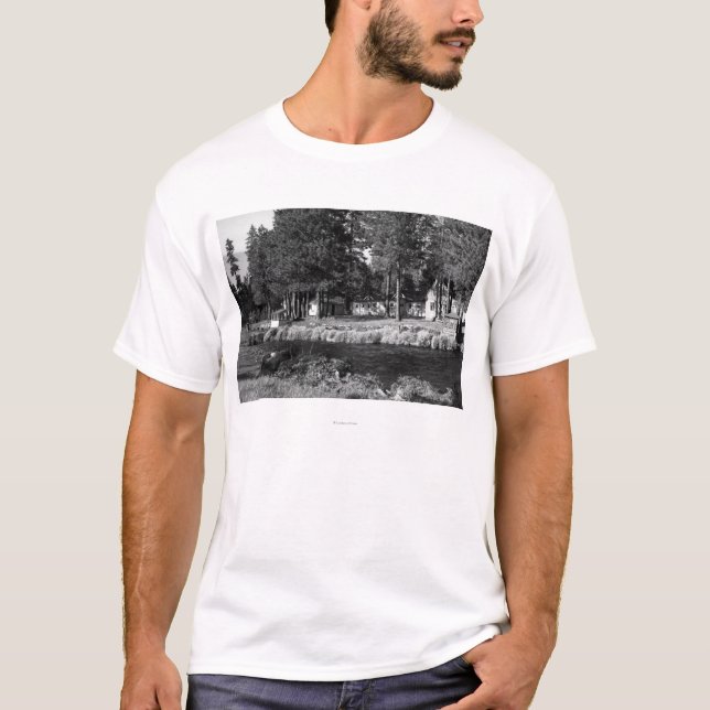 T-shirt Camp Sherman, vue de l'Orégon des cabines de (Devant)